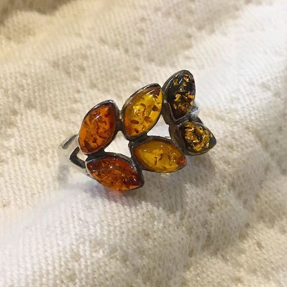 Vintage Sterling Silver and Three Shades of Amber Statement Ring - Picture 7 of 13